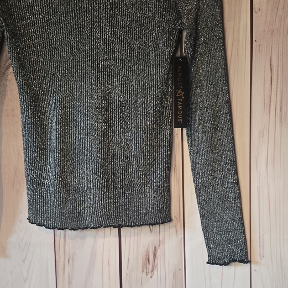 Almost Famous Silver Metallic Black Ribbed Mock Neck Sweater Size Large - Picture 6 of 9